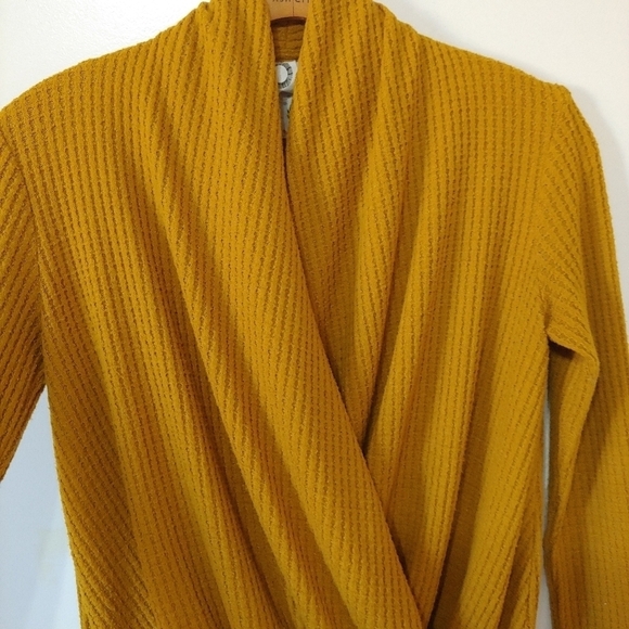 ANTHROPOLOGIE Akemi + Kin Woodruff Waffle Knit Wrap Top - Picture 6 of 15